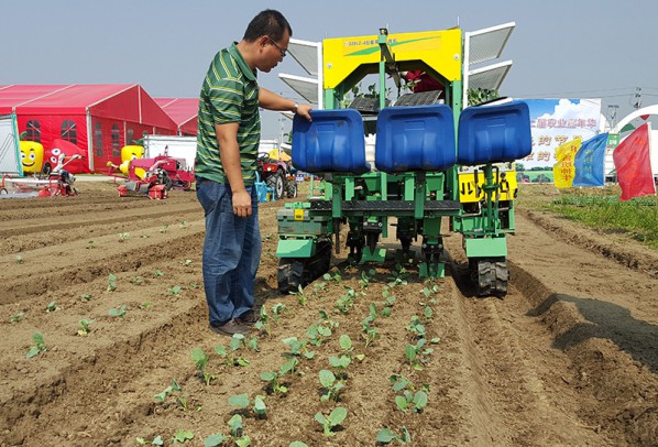 履帶四行蔬（shū）菜移栽機